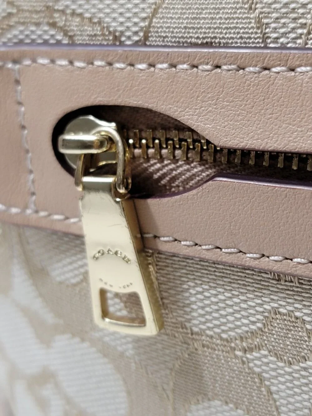 Coach Ivie Hobo Signature Jacquard Bag Light Khaki Beechwood Leather F34824